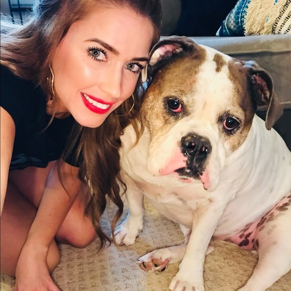 Meet Your Posher, Abby - Picture 3 of 3